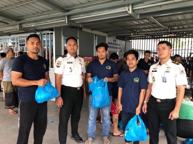 
					Lapas Batam Bagikan Paket Perlengkapan Mandi kepada Seluruh Warga Binaan