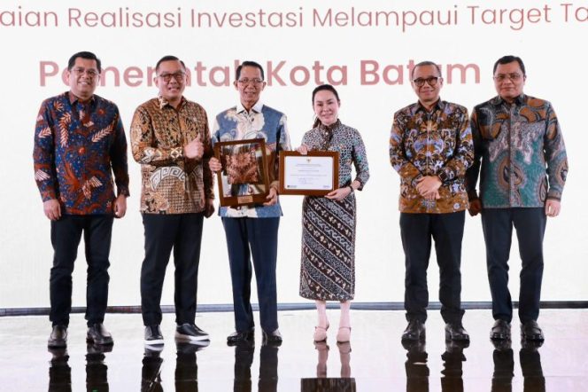 
 Pemko Batam Raih Dua Penghargaan Nasional, Realisasi Investasi 2025 Tembus Rp69,3 Triliun