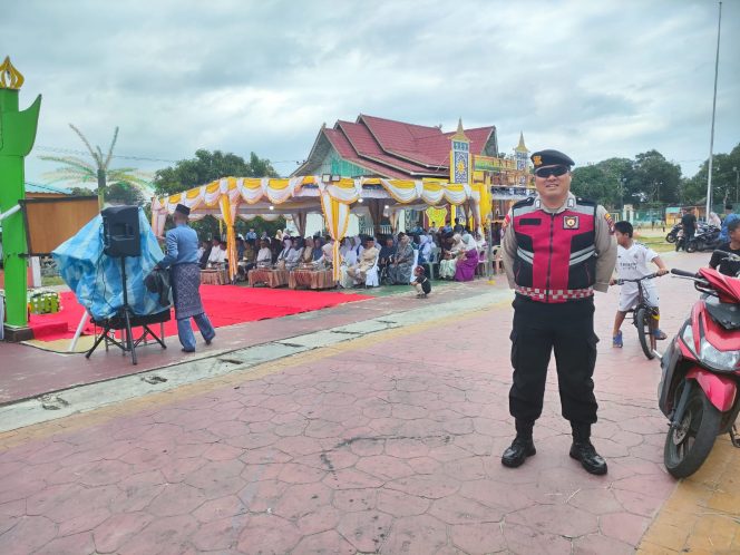 
					Polsek Belakang Padang Kawal Pembukaan MTQH ke-XXXIV Tingkat Kelurahan Tanjung Sari