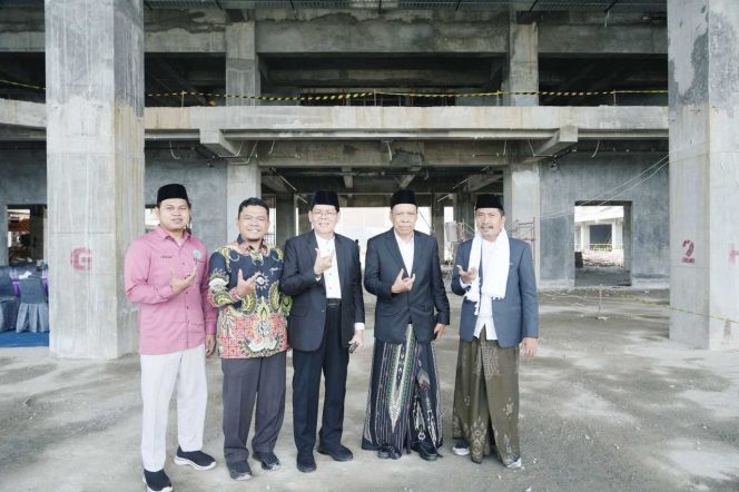 
 Tinjau Pembangunan Gedung Persiapan Muktamar Muhammadiyah di Sumut, Sekjen MUI Apresiasi Kerja Cepat yang Dilakukan