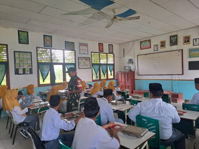 
					Kodim 0314/Inhil Kawal Program Makan Bergizi, Ribuan Pelajar Kateman Terima Asupan Sehat