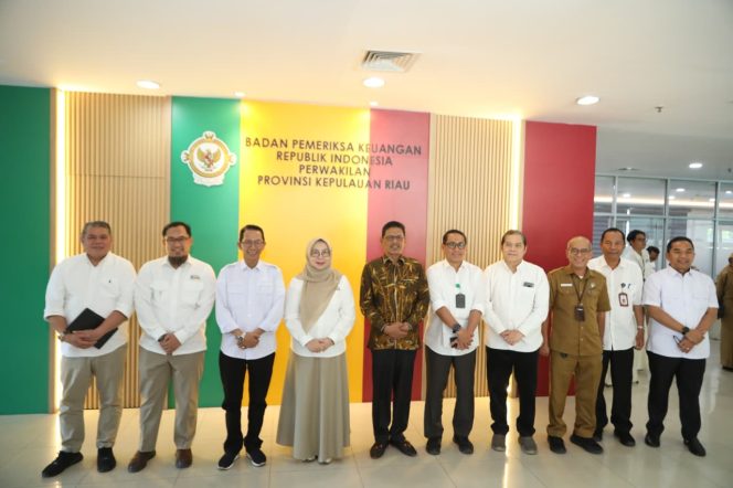 
					Ketua DPRD Batam Hadiri Penyerahan LHP Kinerja Penuntasan TBC dari BPK