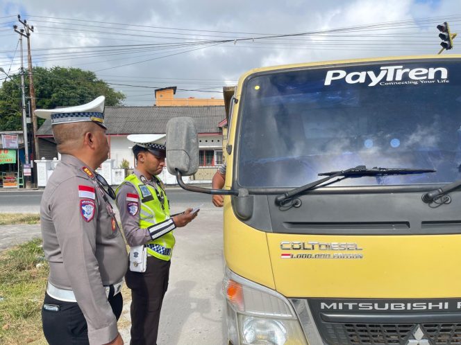 
					Polres Natuna Sapu Bersih Kendaraan Lewat Operasi Keselamatan, Siapkan Jalan Aman Menuju Mudik Lebaran 2026