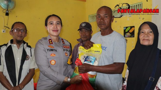 
					Polres Karimun Dan Insan Pers Gelar Coffee Morning, Dilanjutkan Aksi Sosial Pembagian Sembako