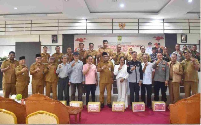 
					Wali Kota Lis Darmansyah Salurkan Paket Sembako bagi RT/RW Sambut Imlek 2577 di Tanjungpinang