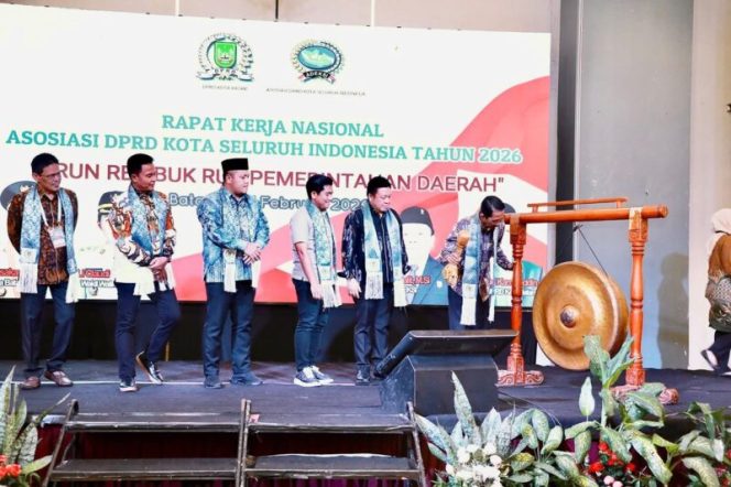 
					Wali Kota Batam Buka Rakernas ADEKSI 2026, Sinergi Lembaga Jadi Kunci Pembangunan Daerah