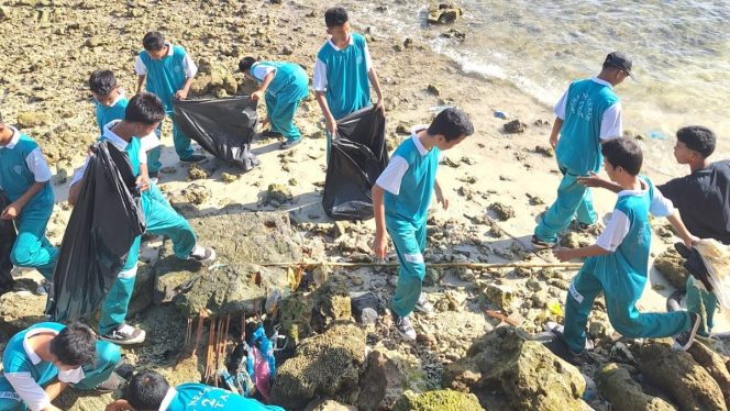 
					SMA Negeri 2 Batam Gelar Aksi Nyata Bersih Laut dan Pantai di Belakang Padang