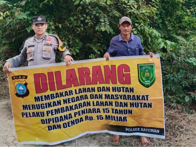 
					Patroli Karhutla di Desa Sungai Simbar, Bhabinkamtibmas AIPDA Zulham Efendi Perkuat Pencegahan Dini