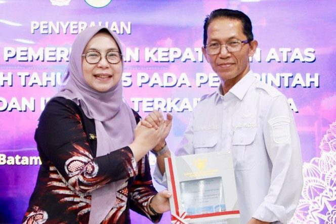 
 BPK Serahkan LHP 2025, Pemko Batam Tegaskan Komitmen Tata Kelola Bersih