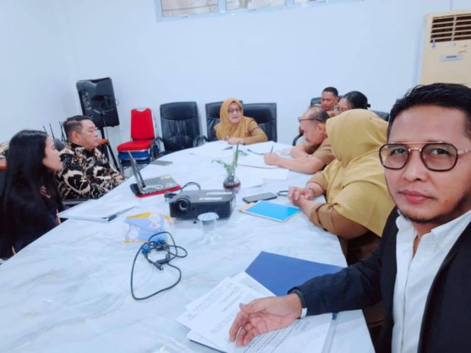 
					Kuasa hukum Dame, Dicky Asmara Nasution, Melaksanakn Mediasi di Kantor Disnaker Kota Batam