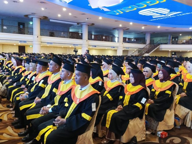 
 Universitas Terbuka Wisuda 1.093 Mahasiswa, Siap Menjawab Tantangan di Era Digital