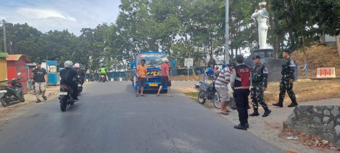 
					Krisis Air Bersih Tanjung Sengkuang Memanas: Warga Blokade Tanki ABH, Janji Polisi Belum Redakan Amarah