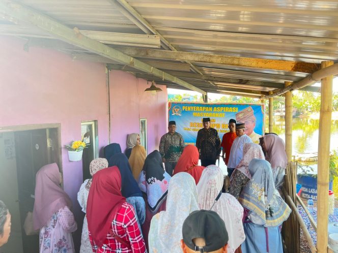 
 Warga Kampung Panglong Nongsa Curhat Kepada Ismeth Abdullah Terkait Status Lahan Kampung Tua