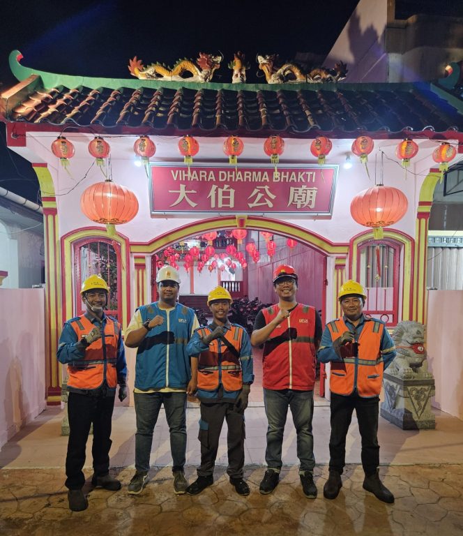 
					Siaga Kelistrikan Imlek, PLN Belakang Padang Siagakan Personel di Vihara Dharma Bhakti
