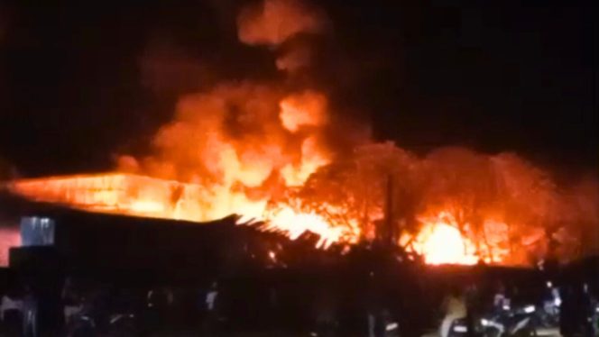 
					Kebakaran di Dapur 12 Kota Batam, Kobaran Api Hanguskan PT Hongyuan New Material Indonesia