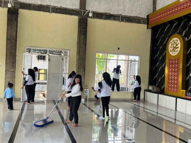 
					Semangat Gotong Royong Sambut Ramadhan, Rutan Batam Hadirkan Aksi Nyata Untuk Masyarakat.