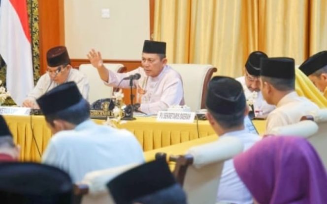 
					Gubernur Kepri Ansar Ahmad saat Pimpin Rapat Finalisasi, Gubernur Ansar: 