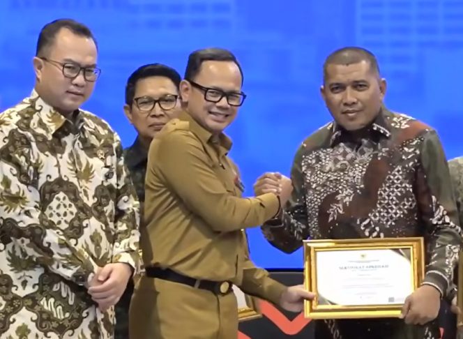 
 Karimun Raih Penghargaan BRIN Kategori Daerah Berdaya Saing di Indonesia