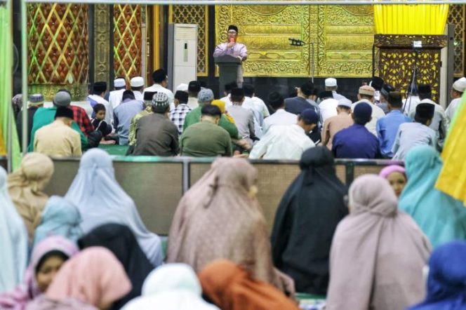 
					Wagub Kepri Salurkan Bantuan Rp200 Juta untuk Masjid di Bintan saat Safari Ramadan