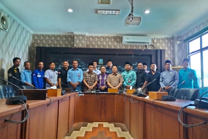 
					Komisi 2 DPRD Anambas Gelar RDPU, HNSI Berharap Tol Laut Penambahan Kouta Kontainer Pendingin Dapat Terealisasi