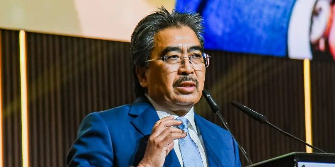 
 Menteri Investasi, Perdagangan, dan Industri Malaysia, Johari Abdul Ghani 