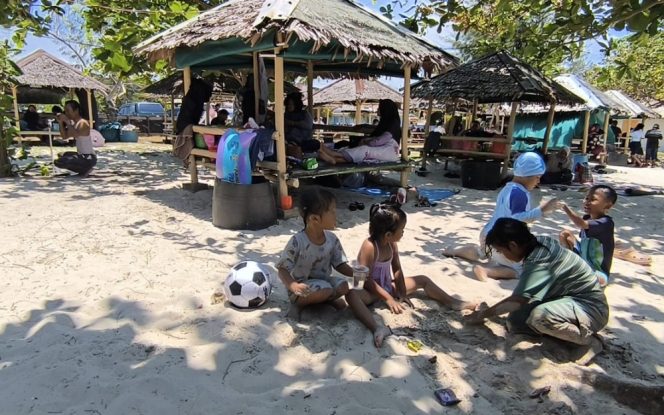 
					Diserbu Wisatawan! Pantai Trikora Bintan Jadi Primadona Libur Lebaran