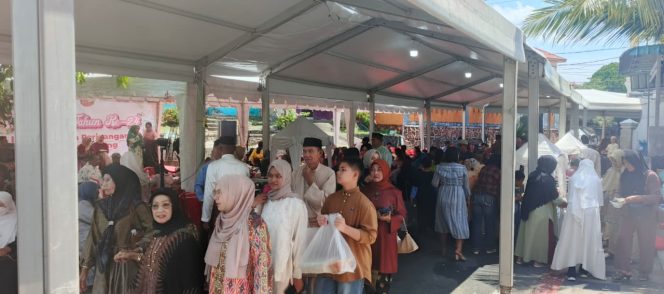 
					Warga Tanjungpinang Serbu Open House Wali Kota, Antusias Sampaikan Ucapan Lebaran