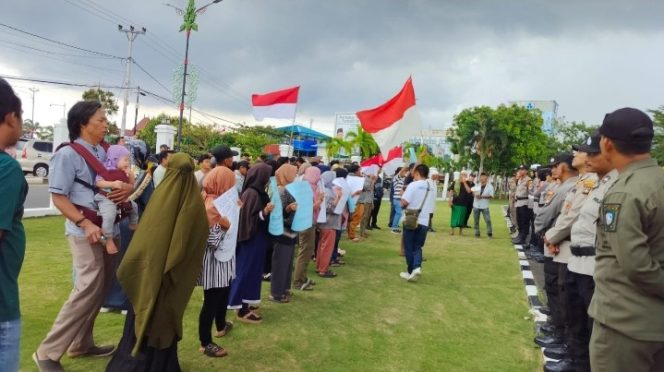 
 Aksi Damai UMKM Gurindam 12 Direspons Pemprov Kepri, Dua Tuntutan Siap Ditindaklanjuti