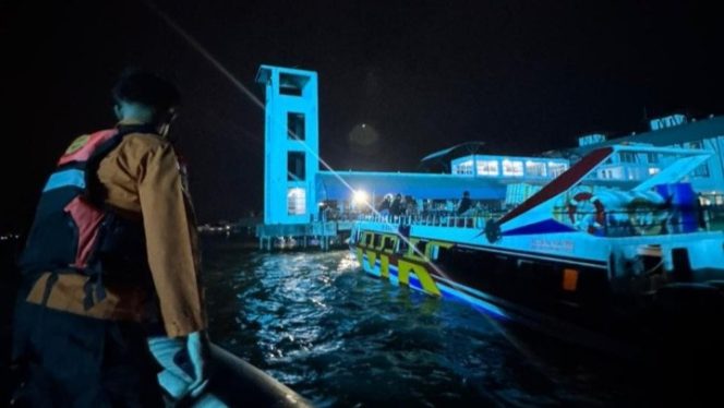 
					Penumpang Speed Boat Karunia Jaya Terjatuh ke Laut di Perairan Karimun, Tim SAR Lakukan Pencarian