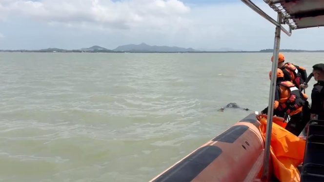 
					Koronologi Pria Jatuh dari Kapal Karunia Jaya di Perairan Karimun