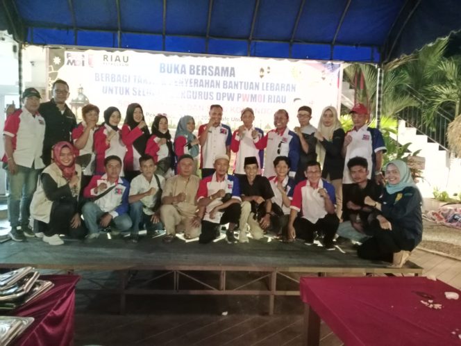 
					DPW PWMOI Adakan Bagi-Bagi Takjil dan Buka Bersama Dengan Seluruh Pengurus