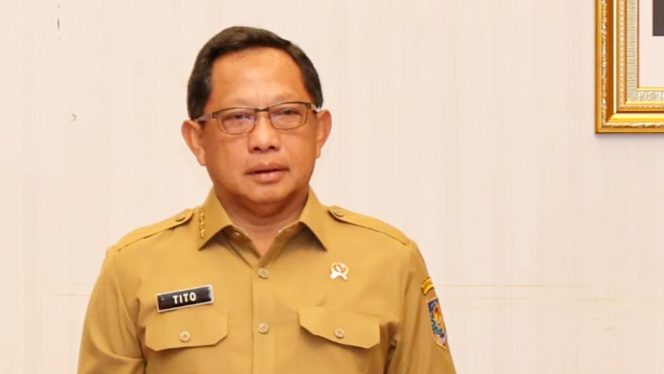 
					Menteri Dalam Negeri RI Tito Karnavian saat memimpin Rapat Koordinasi (Rakor) Pengendalian Inflasi Daerah yang digelar dari Aula Wan Seri Beni, Dompak, Tanjungpinang.