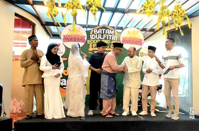 
					Ardi Wakili Walikota Batam resmikan Even “Batam Idul Fitri Food & Art Fest #1” untuk pertama kalinya.