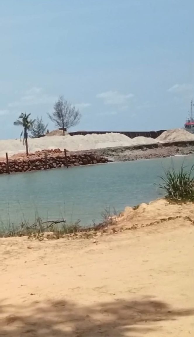 
					Aktivitas Penumpukan Pasir di Golden Prawn Disorot, Izin dan Sumber Material Jadi Pertanyaan