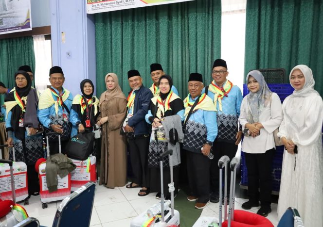 
					JCH Bintan Mulai Berangkat Hari Ini, Pesan Wabup Bintan, Deby Maryanti Agar Jamaah Dapat Saling Jaga dan Kompak