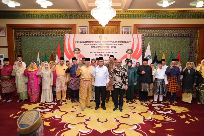 
 Gubernur Ansar Kukuhkan Pengurus Purnabakti Kepri, Dorong Peran dalam Pembangunan Daerah