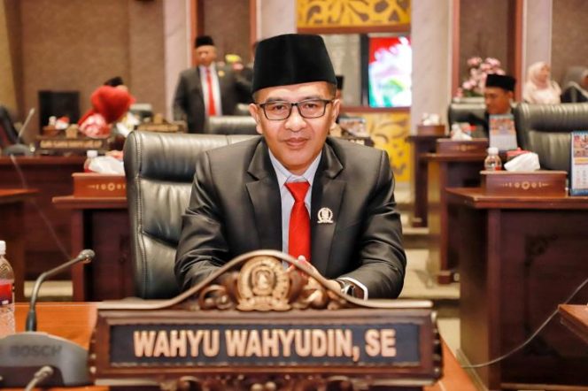 
					Sekretaris Komisi II DPRD Kepri Wahyu Wahyudin