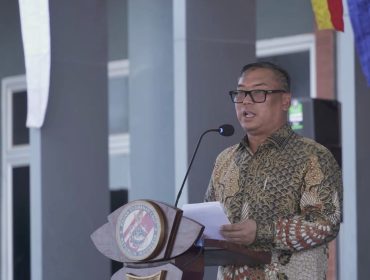 Wagub Kepri Nyanyang Haris Pratamura memberikan kata sambutan pada peresmian Mako Zona Bakamla Barat, Tengah dan Timur di Jembatan IV, Pulau Setokok, Barelang, Kota Batam, Kamis (23/4/2025). 