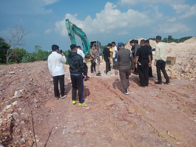 
					Aktivitas Pematangan Lahan PT Adam Tribuana Sukses Mandiri Dihentikan Ditpam BP Batam