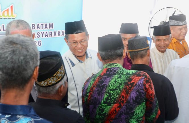
 Sekda Batam, Firmansyah, menghadiri halalbihalal bersama tokoh masyarakat Galang, Kamis (9/4/2026).