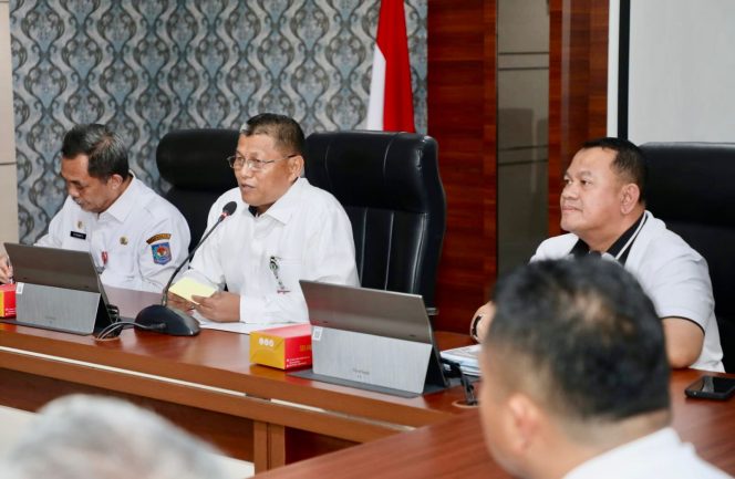 
					Sekda Kota Batam, Firmansyah, membuka Sosialisasi BIA 2026 di Kantor Wali Kota Batam, Rabu (22/4/2026). 