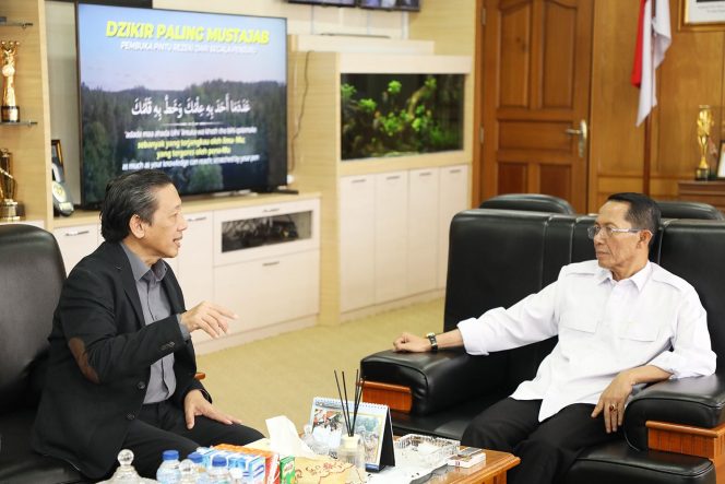 
					Wali Kota Batam, Amsakar Achmad, menerima kunjungan Deputi Kepala Bidang Pemanfaatan Riset dan Inovasi BRIN, R. Hendrian, di Kantor Wali Kota Batam, Rabu (29/4/2026). 