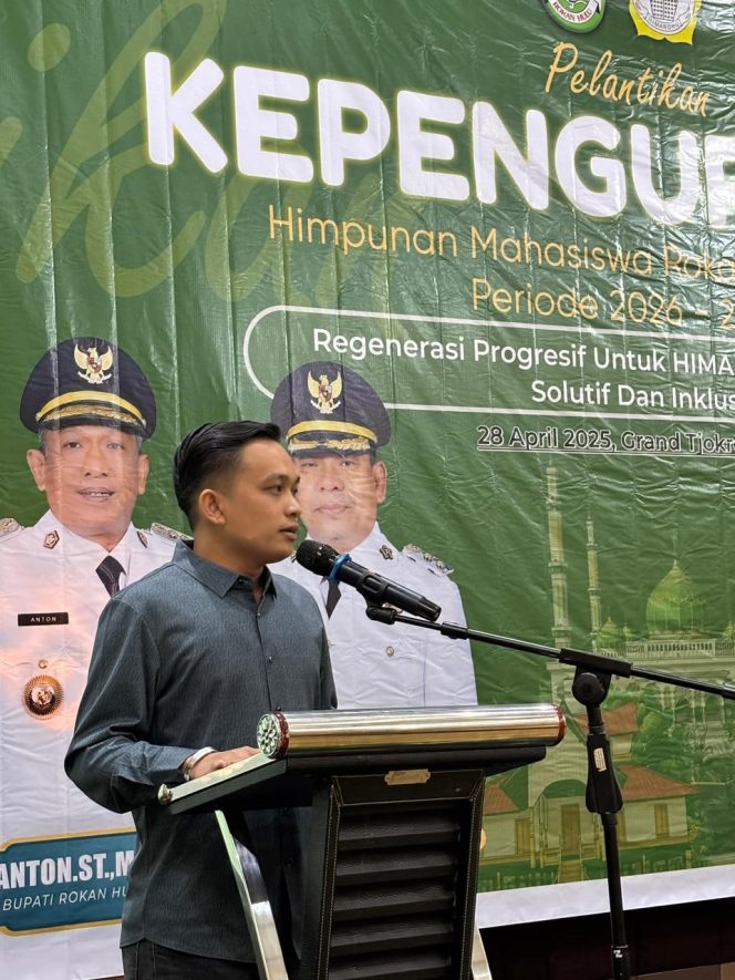 
					Rifky Arifi terima penghargaan Jakarta