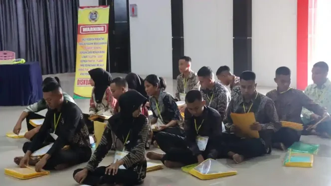 
					SELEKSI ANGGOTA POLRI DI LINGGA TAHUN 2026 - Sebanyak 45 calon peserta tercatat mengikuti tahapan Pemeriksaan Administrasi (Rikmin) awal yang digelar Bagian Sumber Daya Manusia (SDM) Polres Lingga, Senin (6/4/2026).