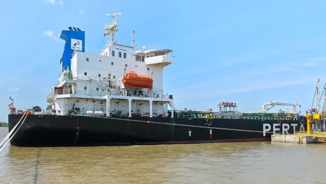 
					Pastikan Distribusi Merata Hingga Kepulauan, Pertamina Patra Niaga Siagakan Kapal Tanker