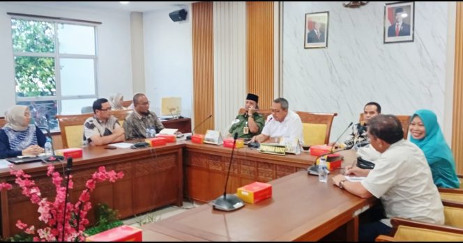 
					Komisi III DPRD Batam saat RDP bersama Dishub dan PT Panasonic