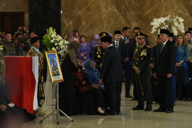 
 Menhan RI Dampingi Presiden Prabowo Beri Penghormatan Terakhir kepada Tiga Prajurit TNI Gugur dalam Misi Perdamaian di Lebanon