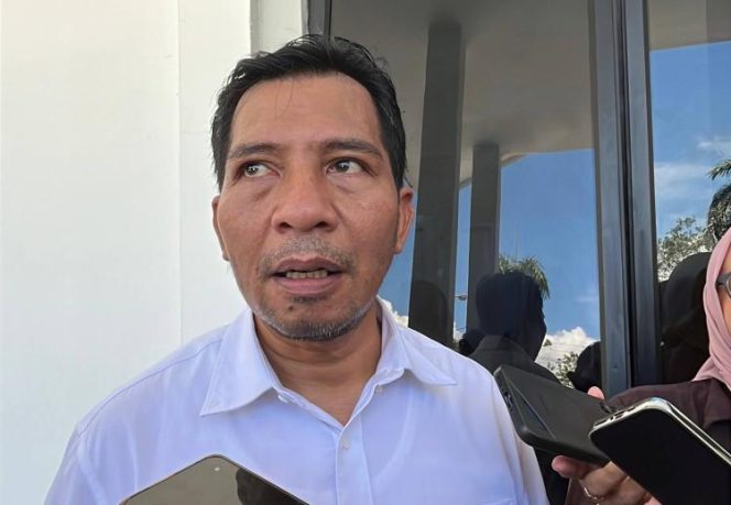 
					Kepala Dinas Perhubungan Kota Batam, Leo.
