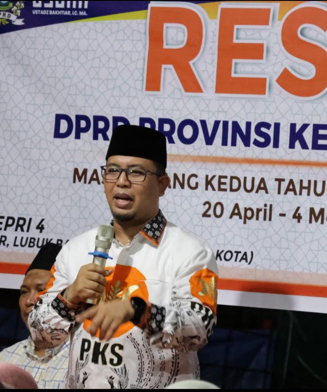 
					Serap aspirasi dibengkong, h. Bahktiar pastikan seragam majelis taklim dan pembangunan smk tanjung buntung jadi prioritas