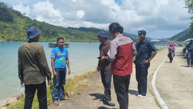 
					Anambas-TIM verifikasi Kampung Nelayan Merah Putih (KNMP) meninjau lokasi yang diusulkan Pemerintah Kabupaten (Pemkab) Kepulauan Anambas.